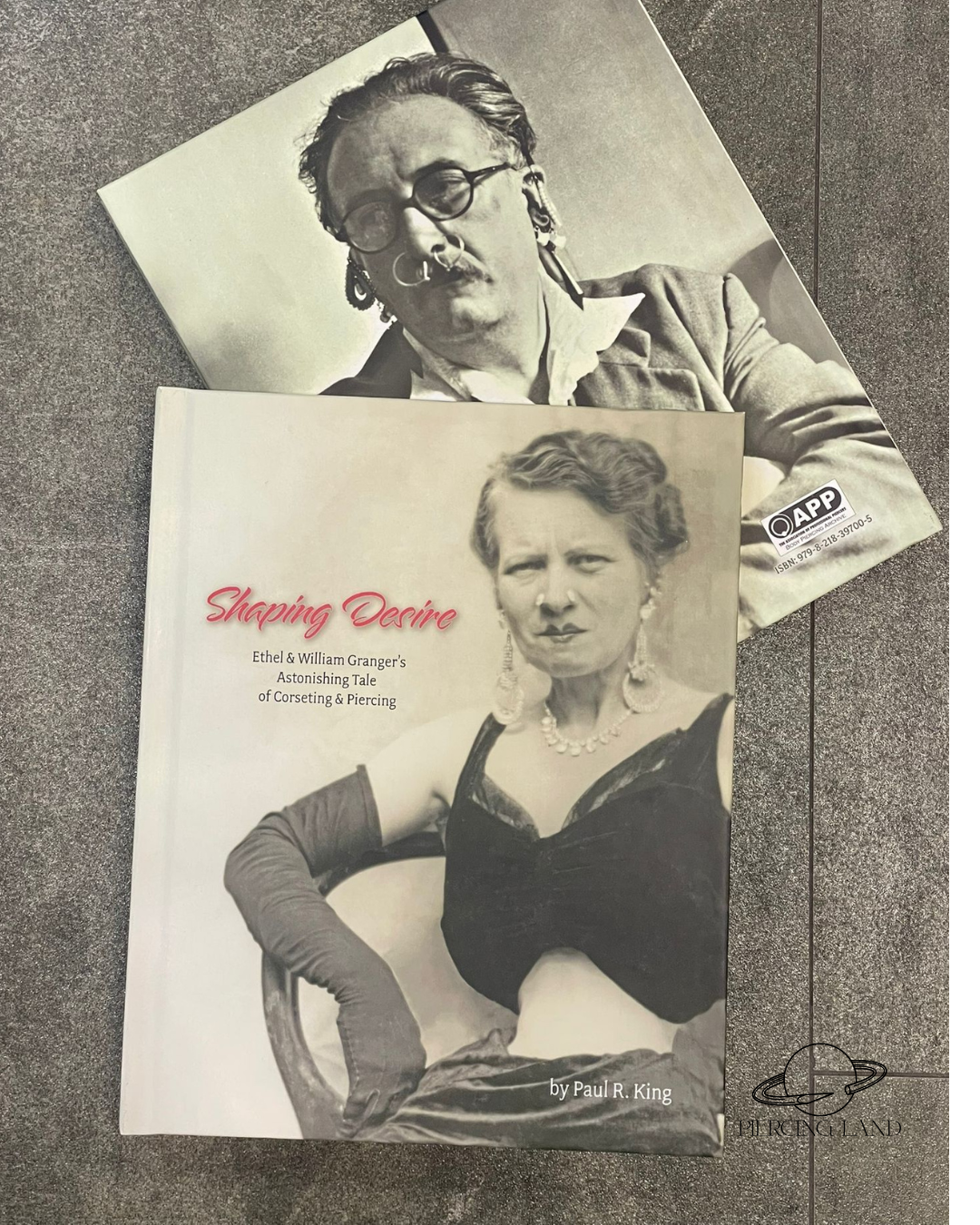 Shaping Desire: La asombrosa historia de Ethel y William Granger sobre corsé y piercing